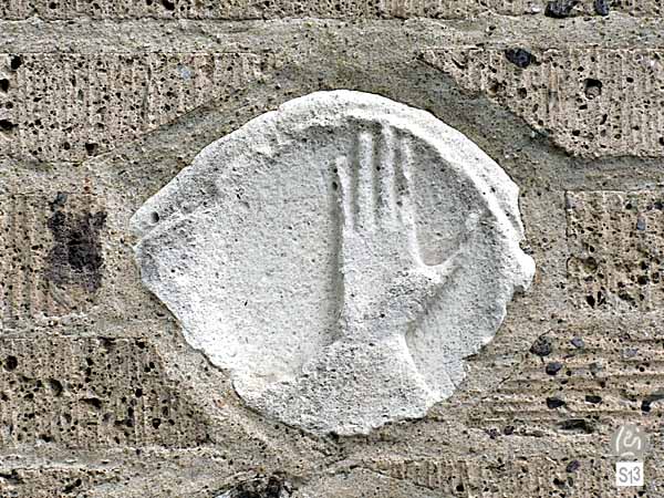 Suitbertus, Hand, Hand Gottes, Basilika, Hauptportal, Foto, Raymund Hinkel
