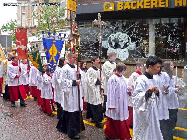 Fronleichnam, Abendmahl, Eucharistie, Kirche, Christen, Jesus, Gott, Kirchenjahr, HINKEL, Bäckerei